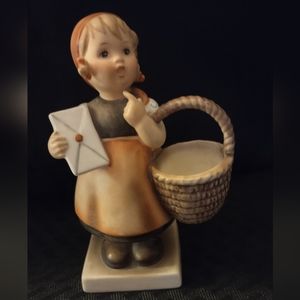 Goebel Hummel "Meditation" Figurine